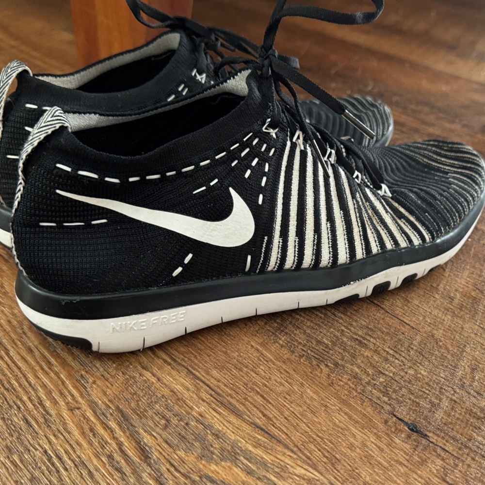 Nike Black and White Running Shoes